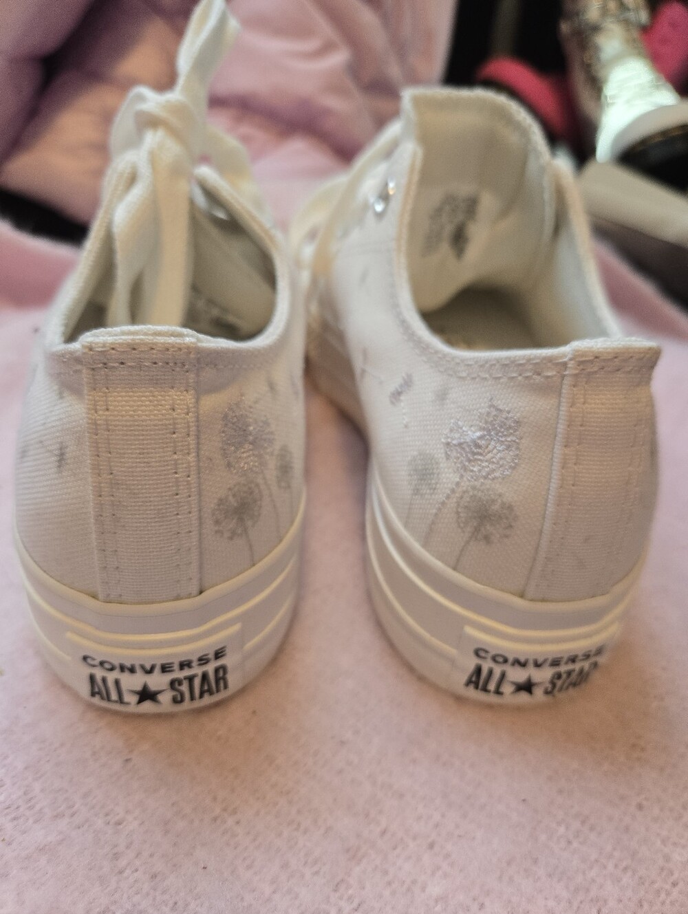 NWOB!Converse White Low-Top Platform Sneakers with Silver Floral Accents. Size 8 - Picture 7 of 13